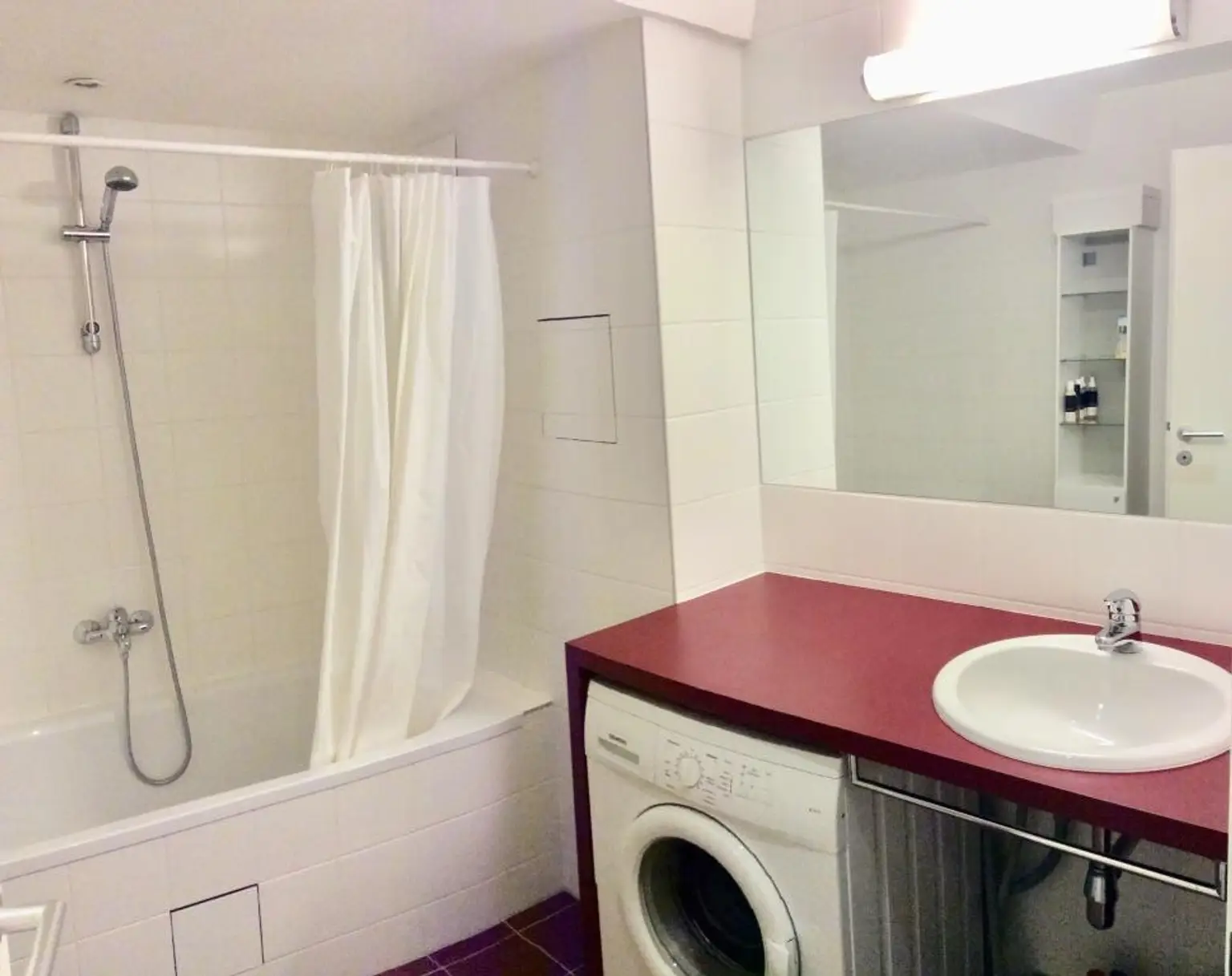 Hofseitige, ruhige Neubauwohnung mit schönem Blick! 6. OG!!!!!