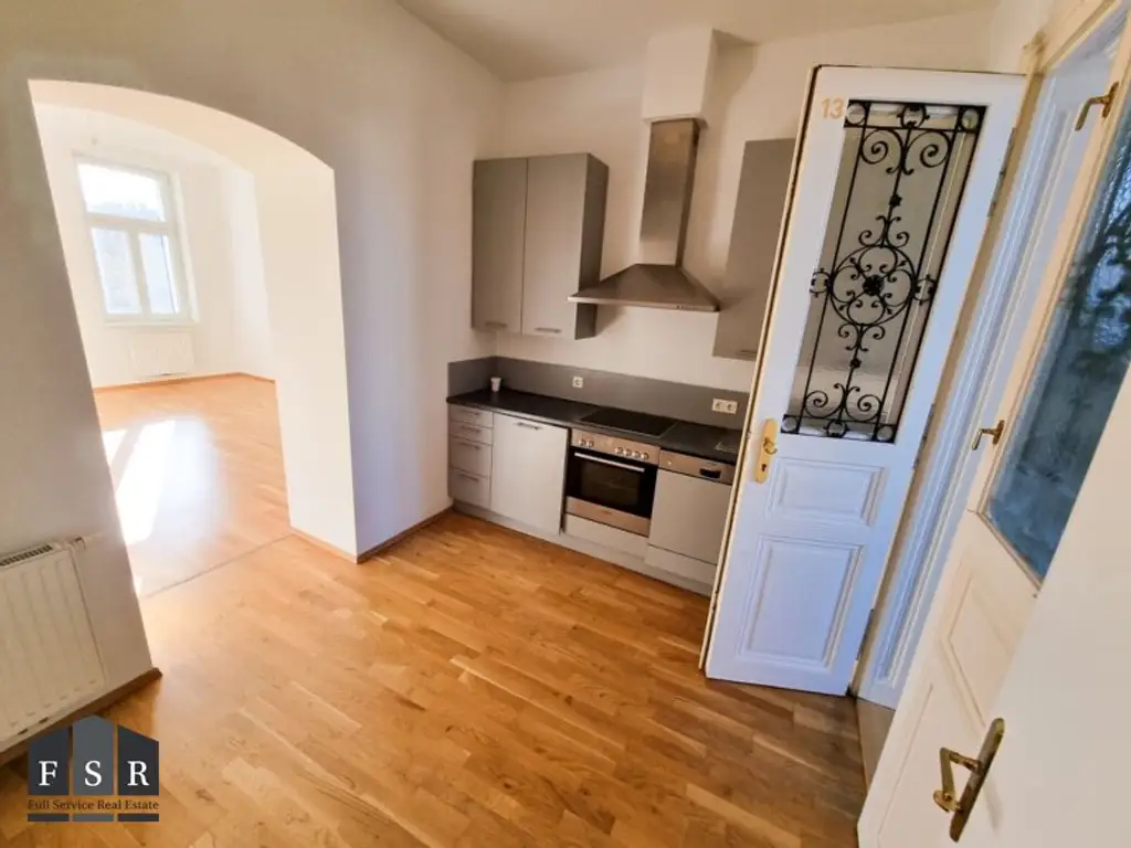 5-Zimmer-Altbauwohnung mit Balkon, lichtdurchflutet und ruhig in guter Lage des 5. Bezirks - zukünftige U-Bahnnähe