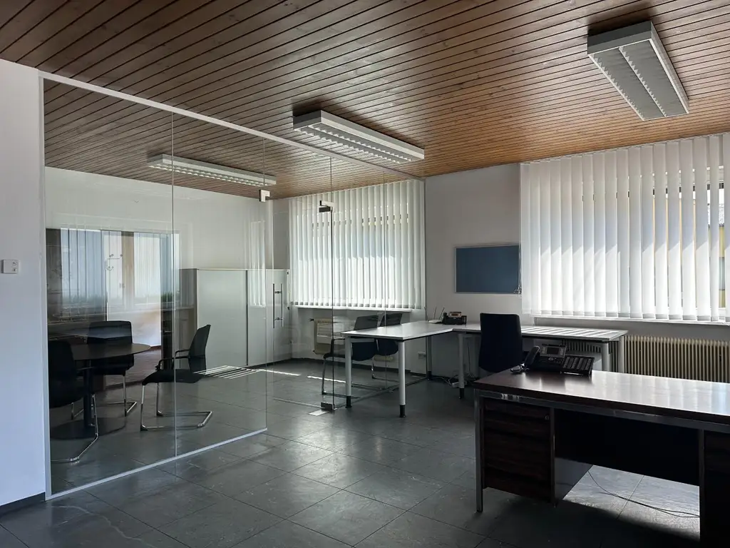Büro-, oder  Praxisräumlichkeiten  - auch teilbar