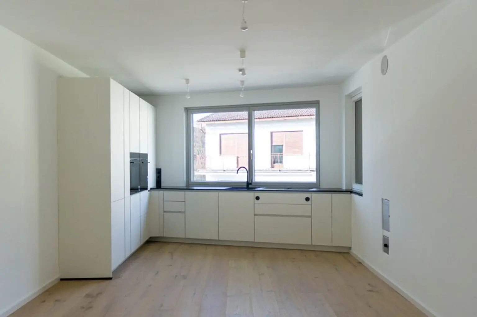 Küche mit hochwertiger Ausstattung