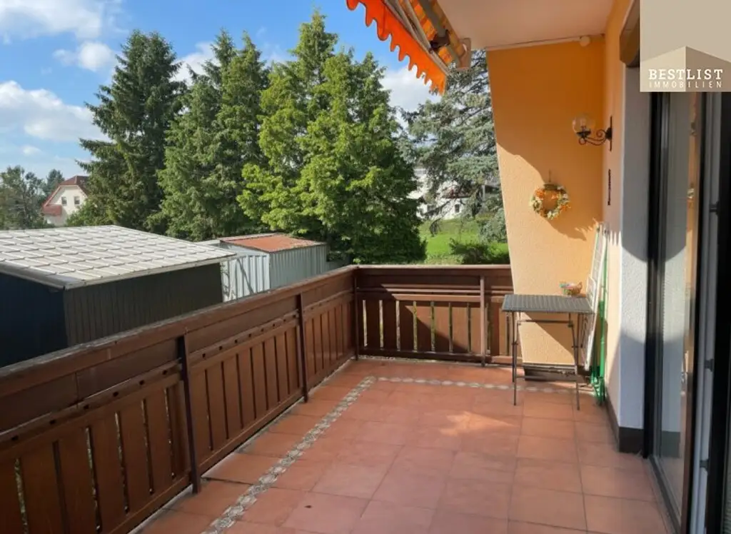 7 Zimmer Haus in Gainfarn - innen mit Renovierungsbedarf