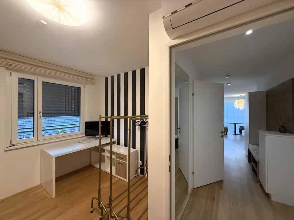 Exklusiv und komplett möblierte 3-Zimmer-Terrassenwohnung für gehob. Ansprüche // Excl. and fully furnished 3-room terr. apt for discerning tastes //