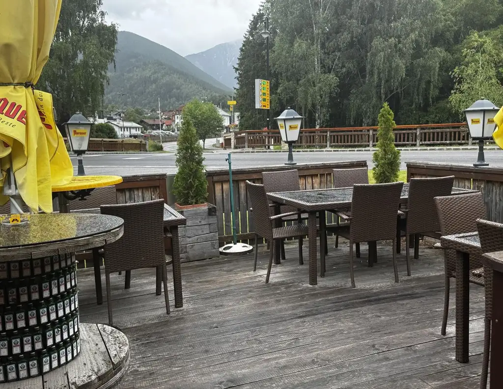 Ihr Lokal gleich neben der Zahnradbahn