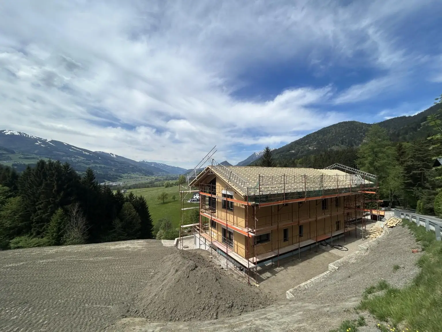 Die Arbeiten laufen auf Hochtouren.. (2)