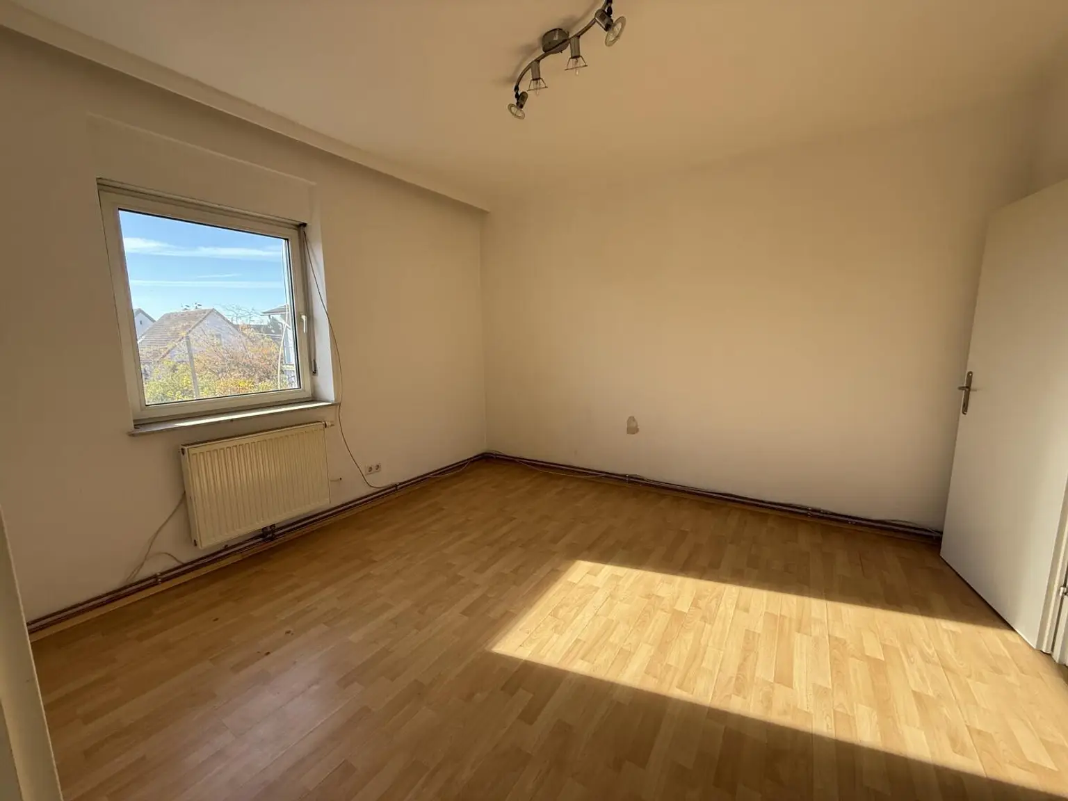 Charmante 2-Zimmer-Wohnung mit Gartenanteil und Garage in Graz-Straßgang