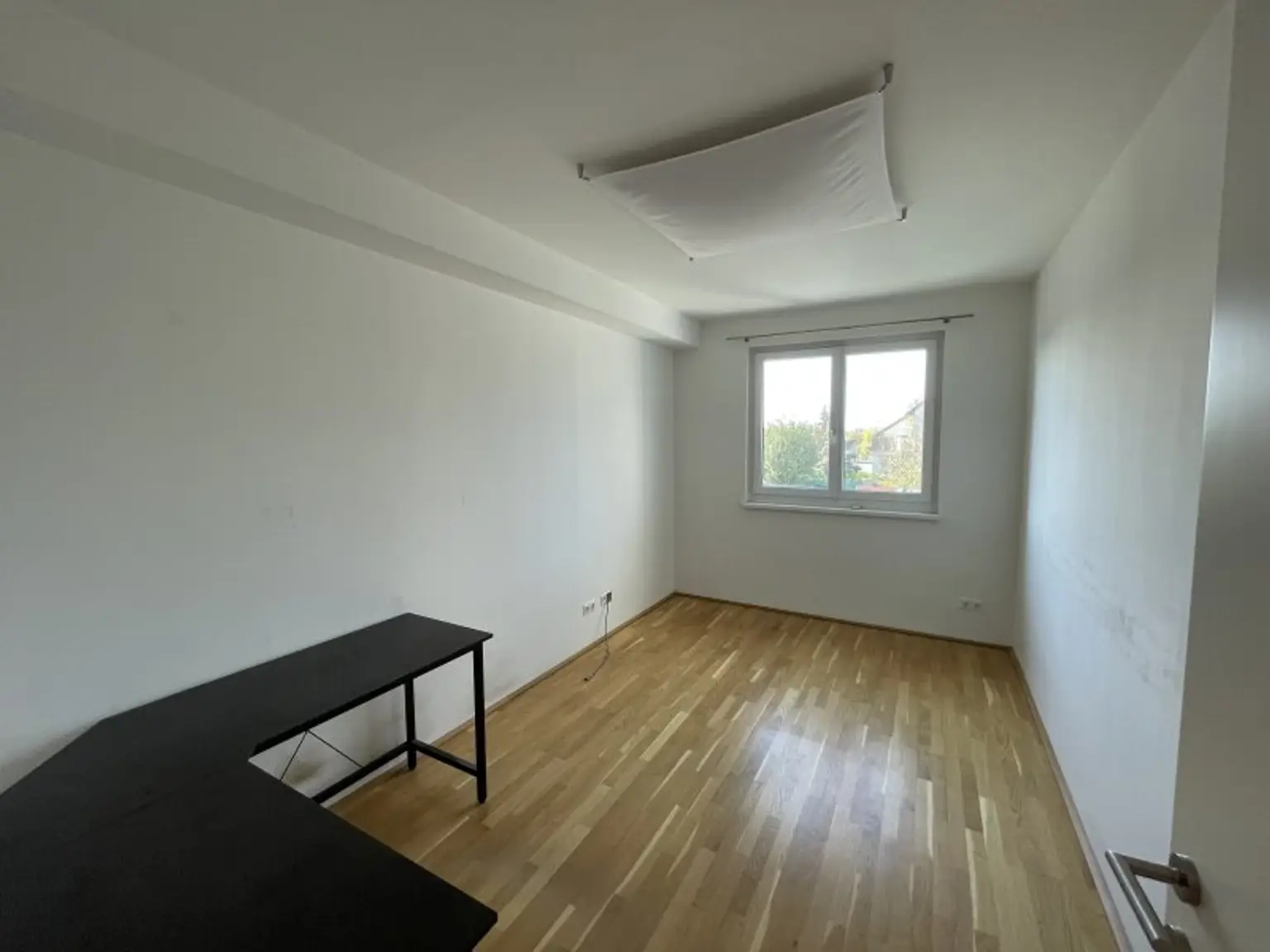 TOP 2-ZIMMMER-WOHNUNG ++ TERRASSE MIT FERNBLICK/GARAGE ++ NÄHE SCHWECHAT!