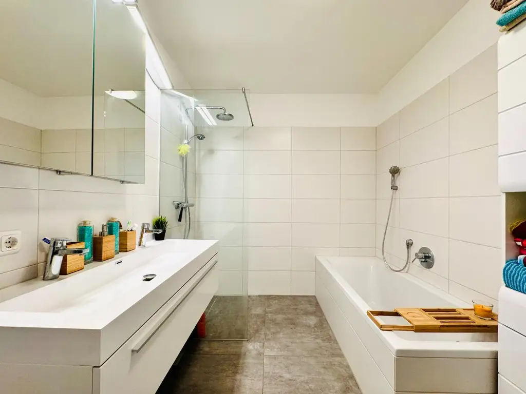 WOHNEN IN BESTLAGE *4-ZIMMER *WERNDLSTR.