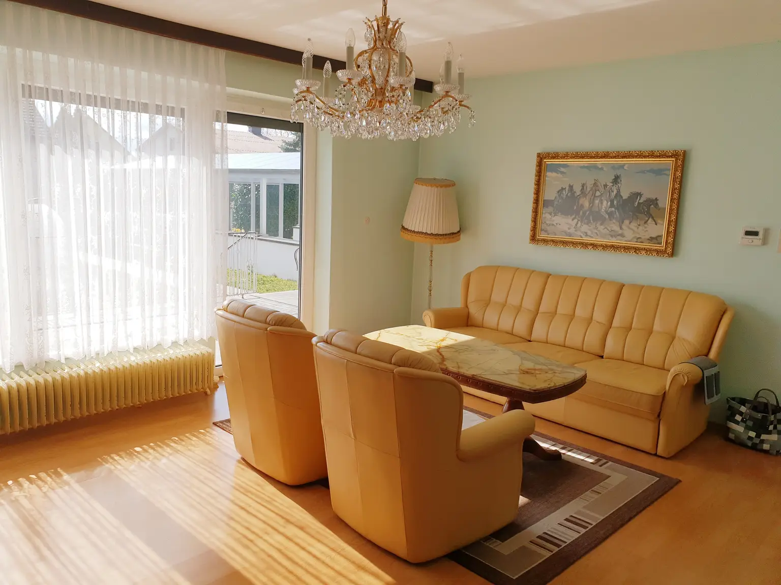 Edler Bungalow mit Swimmingpool zu verkaufen!