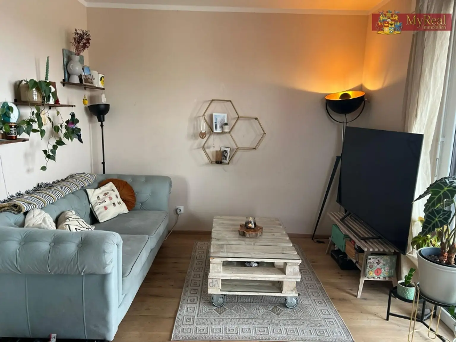 Sehr schöne Vorsorgewohnung mit 2 großen Balkons in der Donaustadt