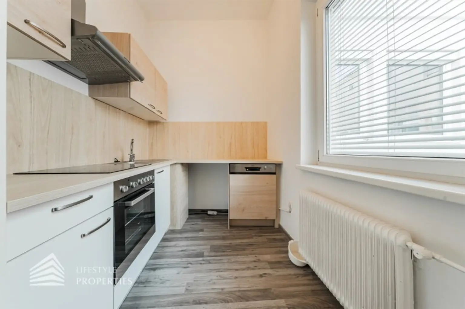Helle 1-Zimmer Wohnung mit Terrasse in Krems an der Donau, Nähe Göglhaus