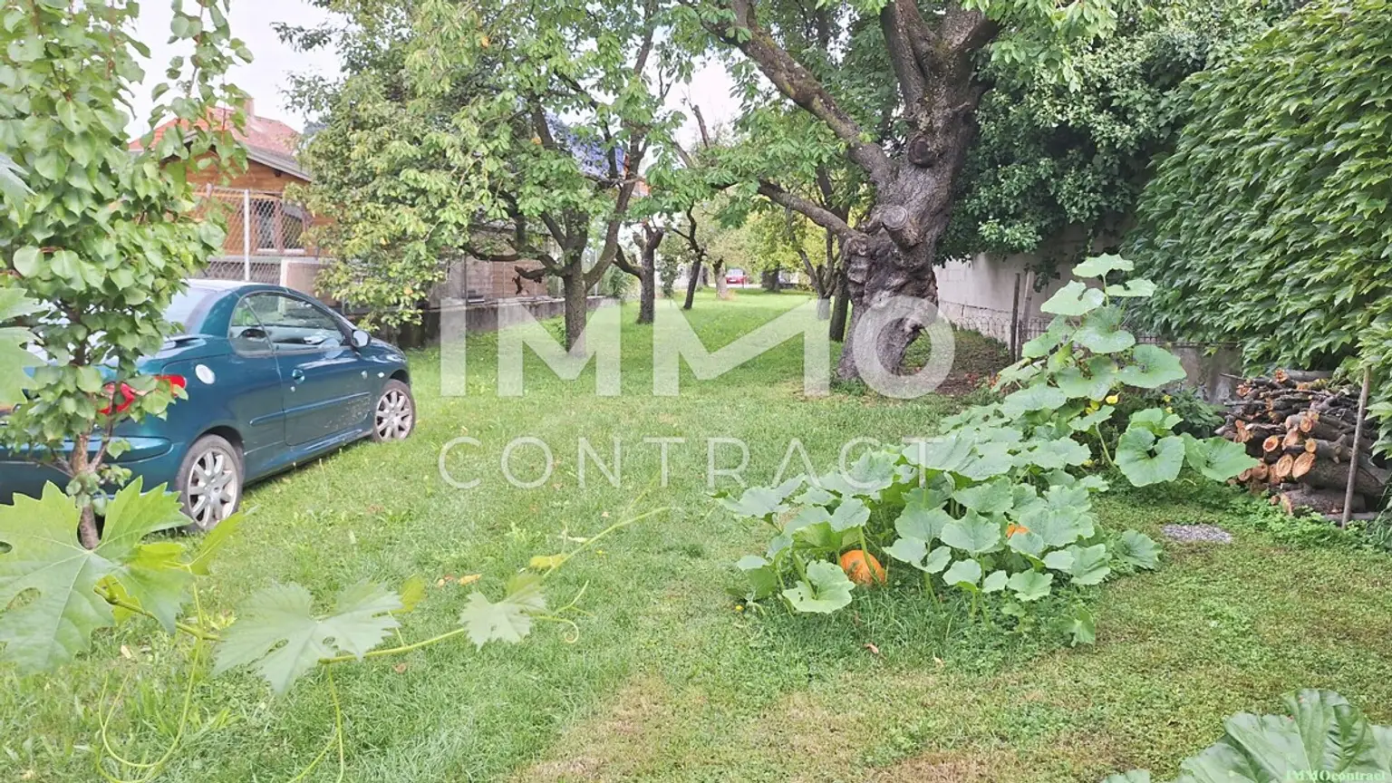 Geräumiges Mehrfamilienhaus mit großem Garten, sowie ehemaligen kleinen Geschäftslokal neben Bahnhof