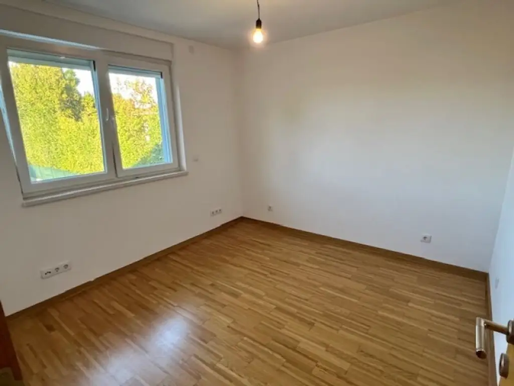 Moderne Doppelhaushälfte Nähe Wien mit 5 Schlafzimmern