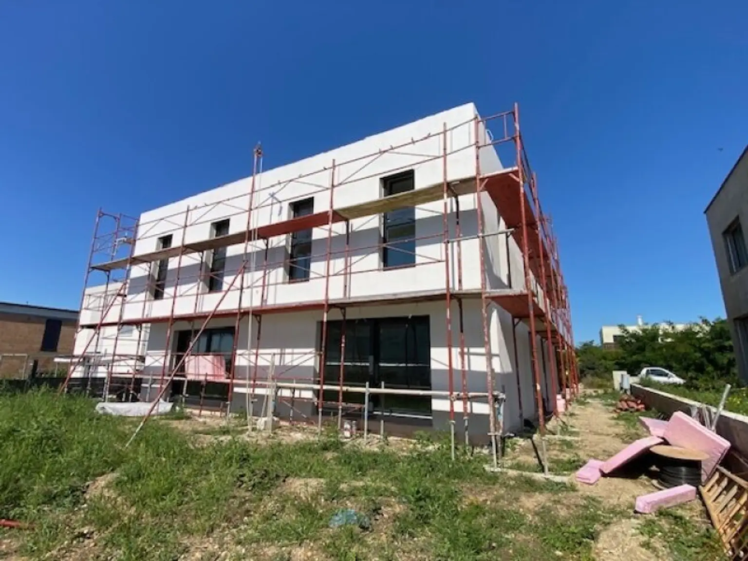 Moderne Doppelhaushälfte in Parndorf: Erstbezug mit Garten und Terrasse!