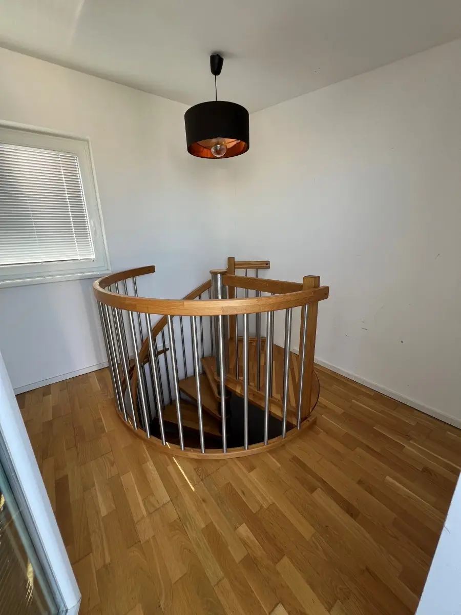 2 | MODERNE Dachgeschosswohnung - Top Zustand, Terrasse mit Ausblick | Prima Service Immobilien