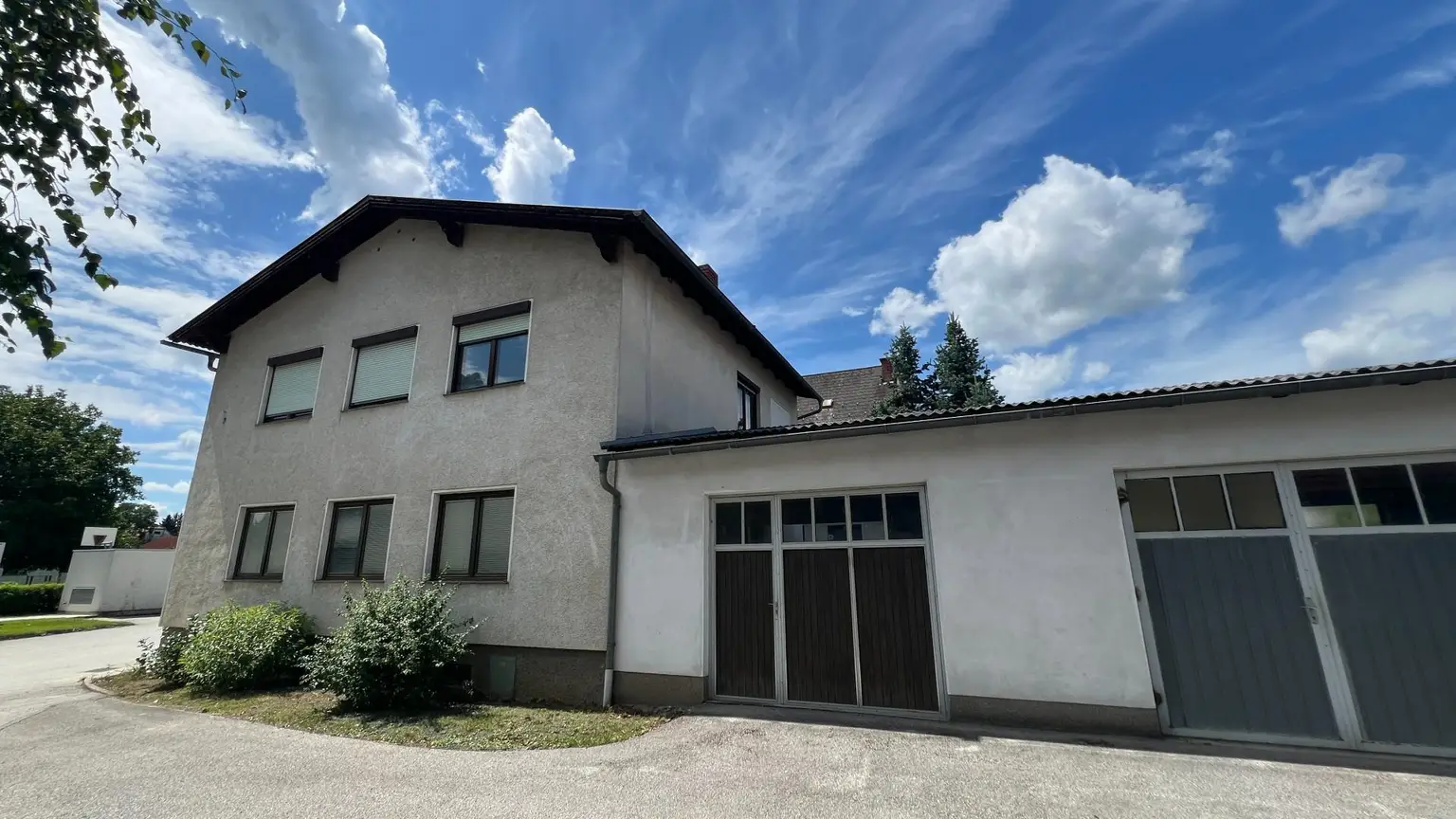 **VIEL PLATZ UND VIELE MÖGLICHKEITEN** Haus mit vielfältigem Potential im Südburgenland!