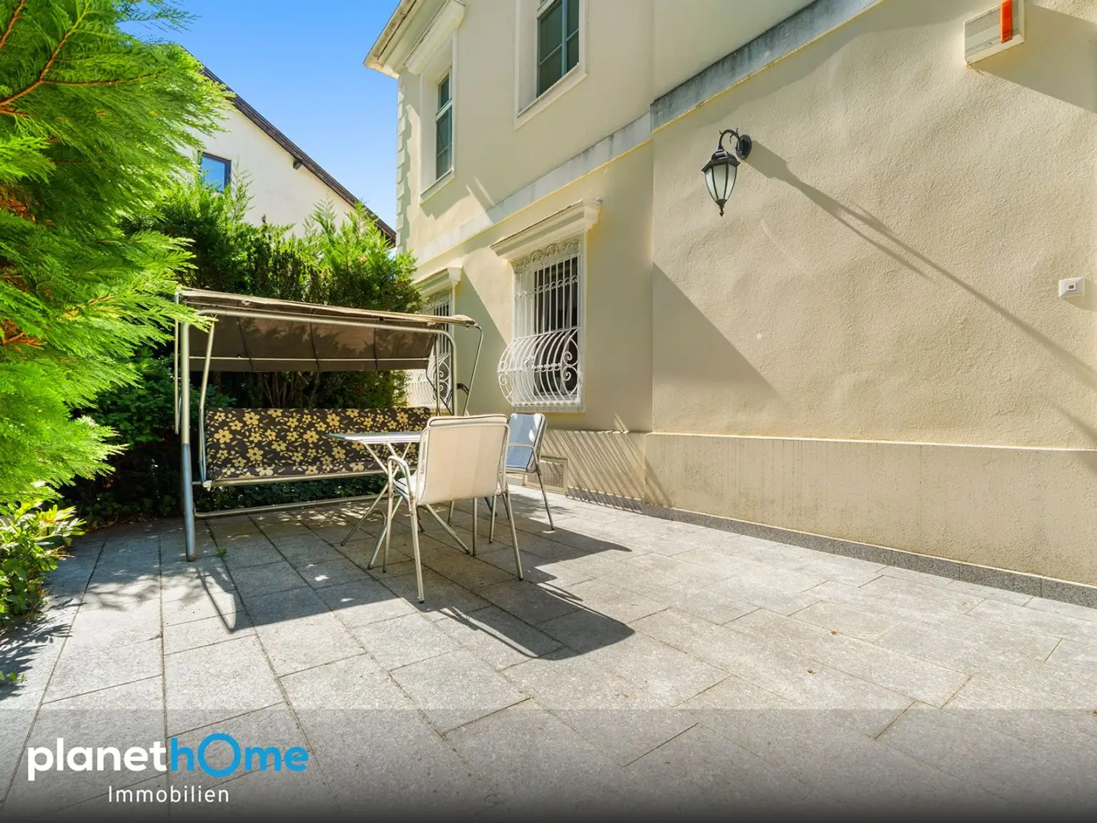 Terrasse gartenseitig