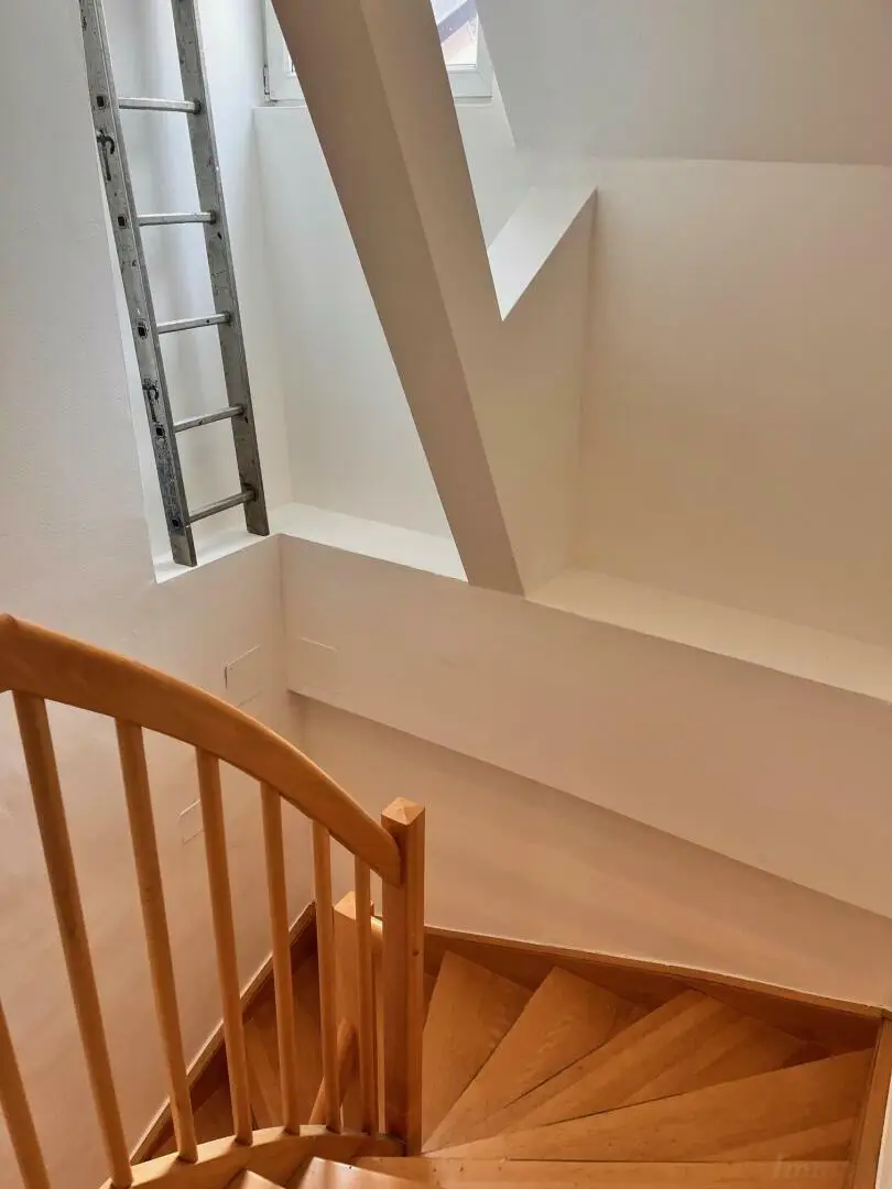 Kleine 2 Zimmer Wohnung im Dachgeschoss mit französischem Balkon.