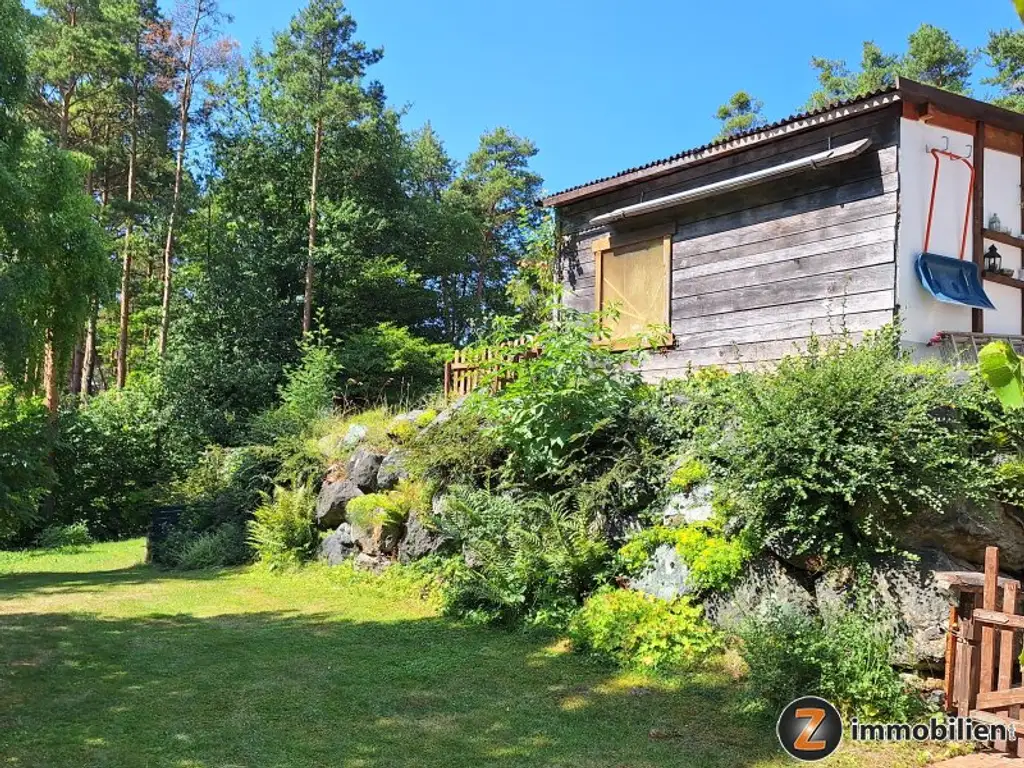 Gepflegtes Landhaus mit Naturgarten zum Sofortbezug