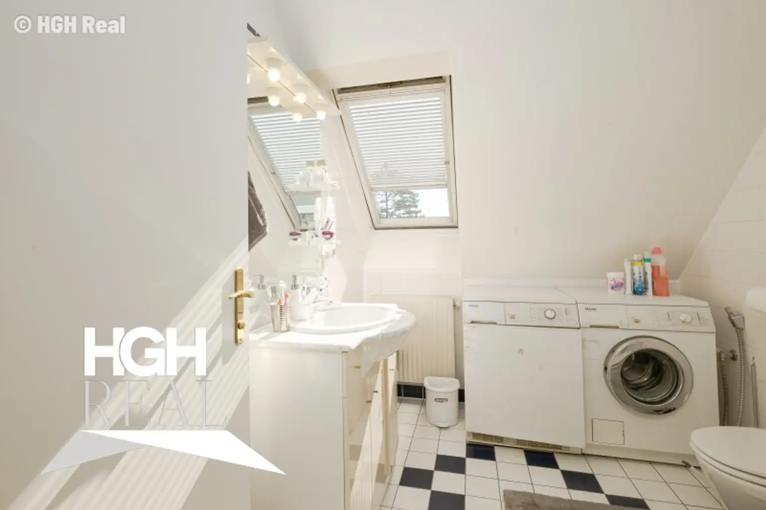1190 Wien Döbling Lichtdurchflutete 5-Zimmer Dachgeschoß-Maisonette mit Panoramaterrassen und zwei Garagenplätzen