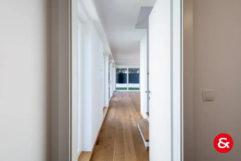 Modernes, klar gestaltetes Einfamilienhaus mit viel Platz und Technik!