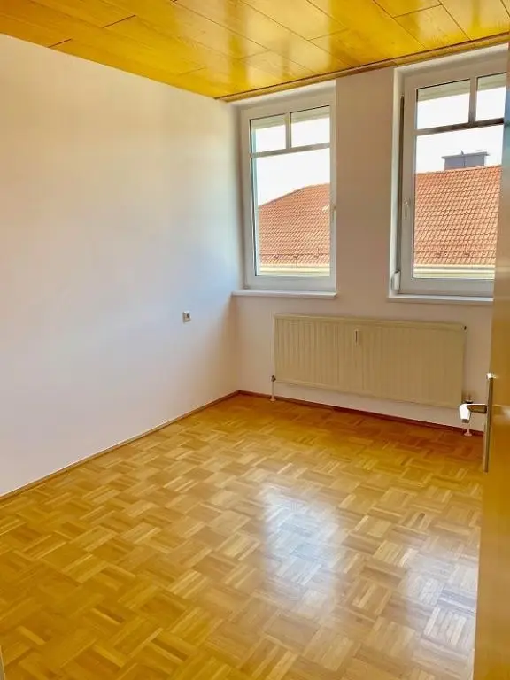LINZ/URFAHR (AUBERG) : TOP-Mietwohnung ca. 42 m2 (2 Zimmer) +  BALKON mit Pöstlingbergblick +  KÜCHE