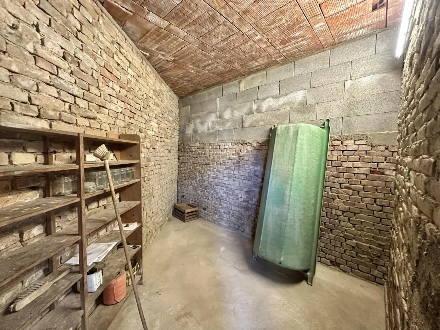 Abstellraum neben Garage