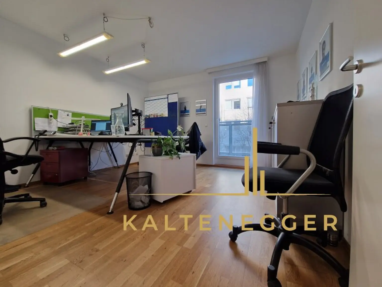 Zimmer ca. 15,38 m² mit Ausgang auf die Terrasse