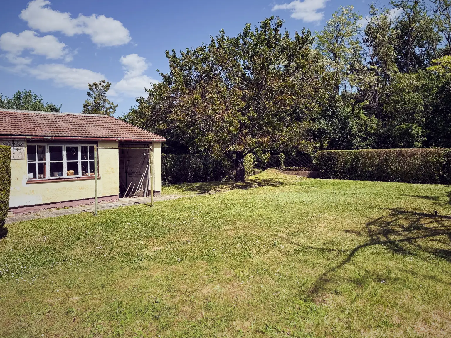 Bestand revitalisieren oder neu durchstarten ? 861 m² Grundstück mit Entwicklungspotenzial!
