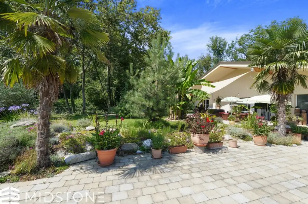 *Gartenidylle in absoluter Ruhelage* Traumhaftes Bungalow in Alleinlage