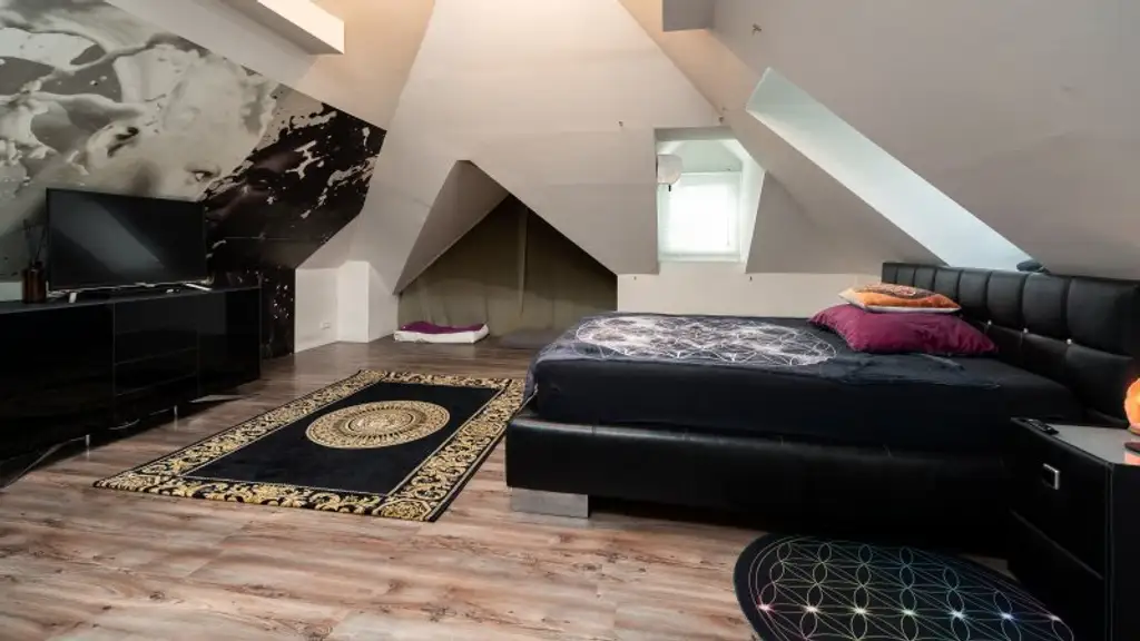 Paradies-Liebhaber aufgepasst! Detailreiches Ein oder Mehrfamilienhaus!