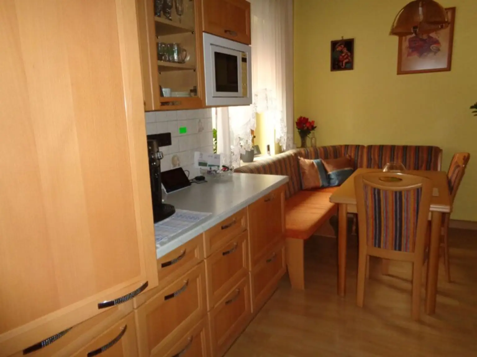 Jedenspeigen: S- Bahn: kleiner, bezugsfertiger Wohnhit mit Innenhof,ohne Garten