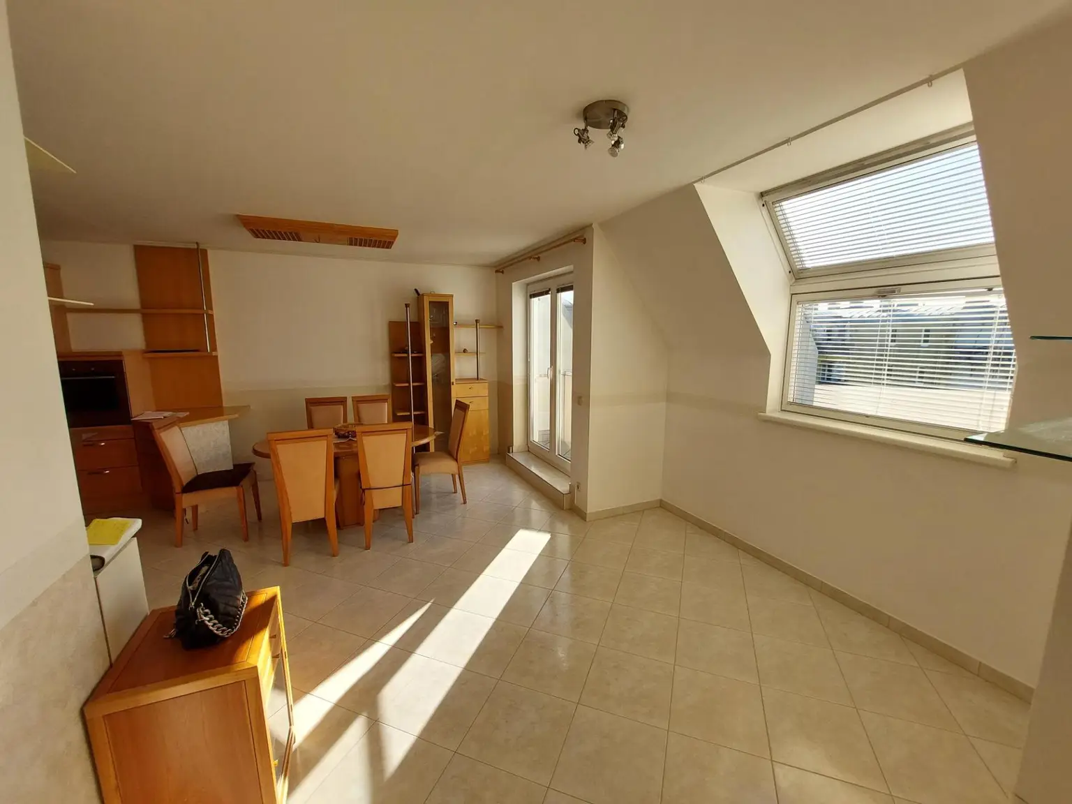 Wohnen am Seepark, leistbare Dreizimmertraumwohnung mit Dachterrasse!