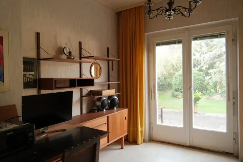 Zistersdorf: A5 - Nähe: großzügiges Wohnhaus ( 2 Wohneinheiten ) mit traumhaften Garten, Garage und Werkstatt