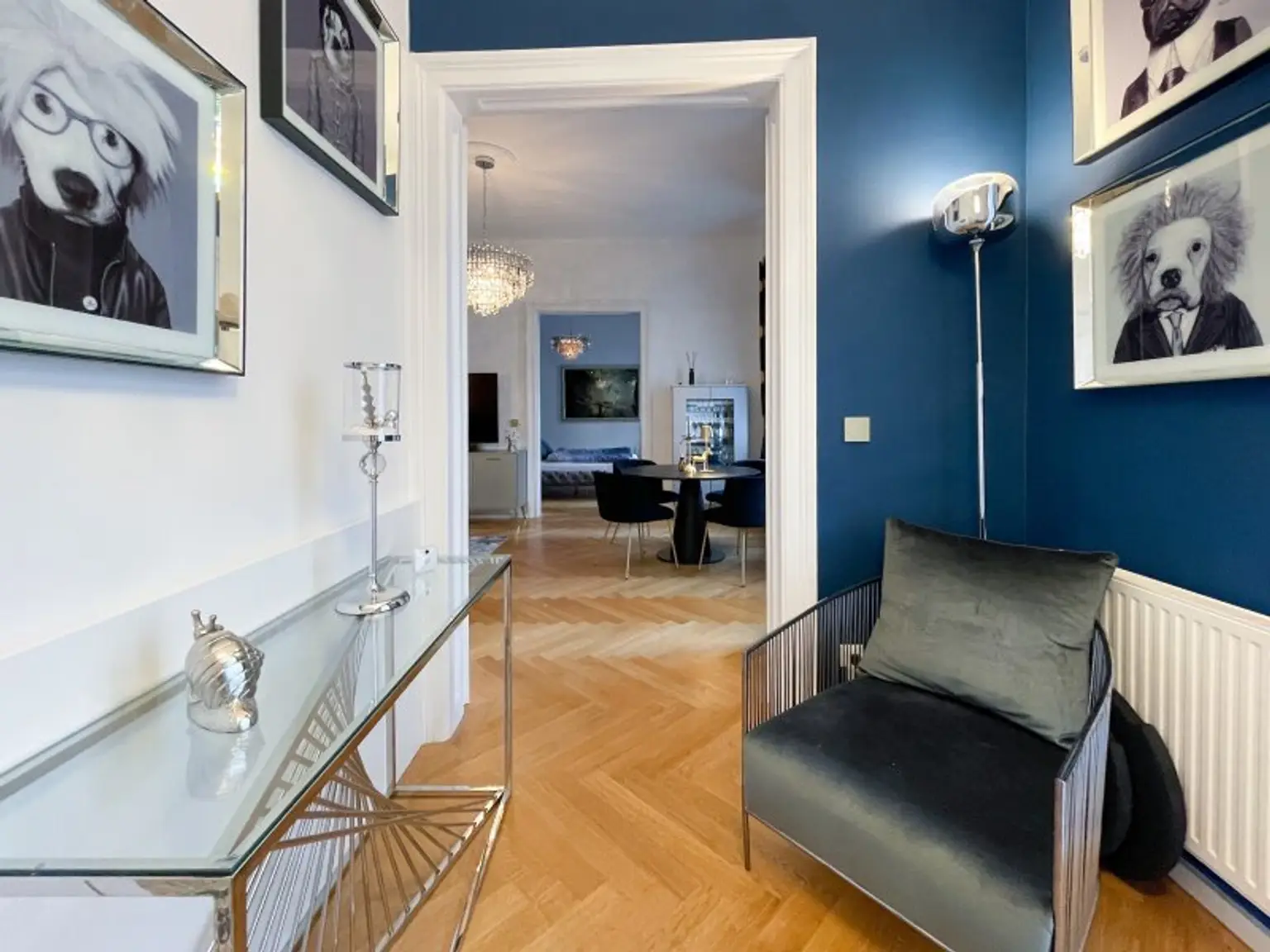 Exklusive Altbau-Residenz mit modernster Technik – hofseitige 2-Zimmerwohnung mit Balkon beim Naschmarkt