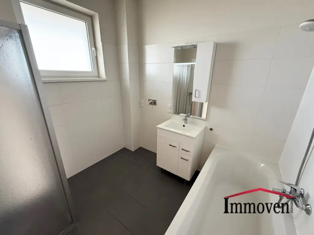 Sehr schöne und geräumige 3-Zimmerwohnung mit Terrasse!