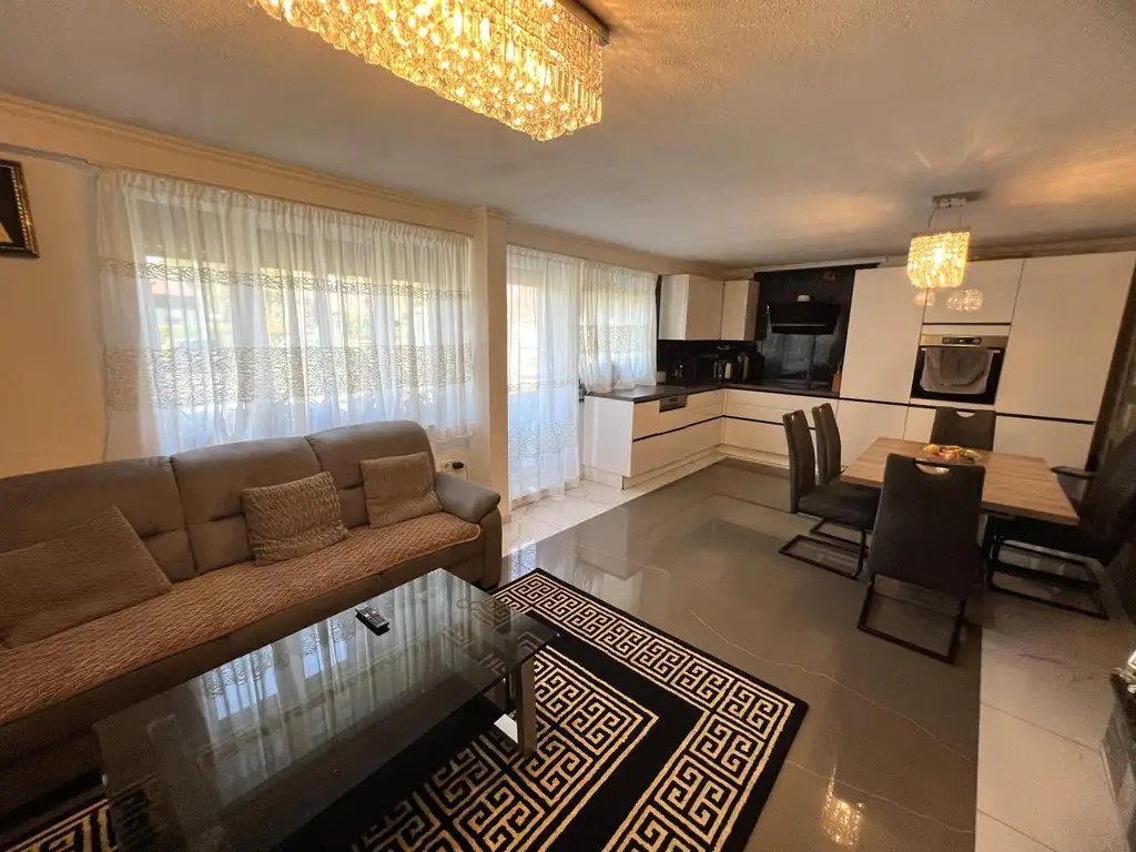 Einfamilienhaus mit 6-Zimmer, Galerie, Panoramablick, Doppelcarport und viel Potential  in sonniger Lage in Gampern / Witzling