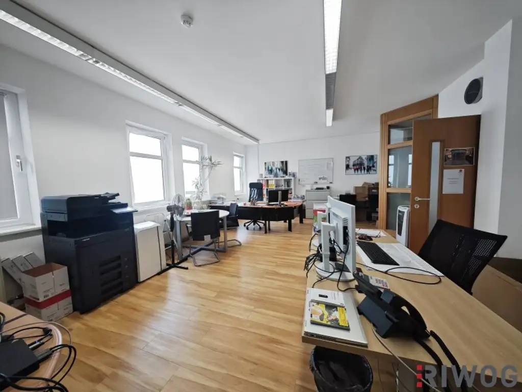 124m² Büro im IZ-Süd | Parkplätze am Gelände | optionale Lagerhalle mit ca. 294m² verfügbar