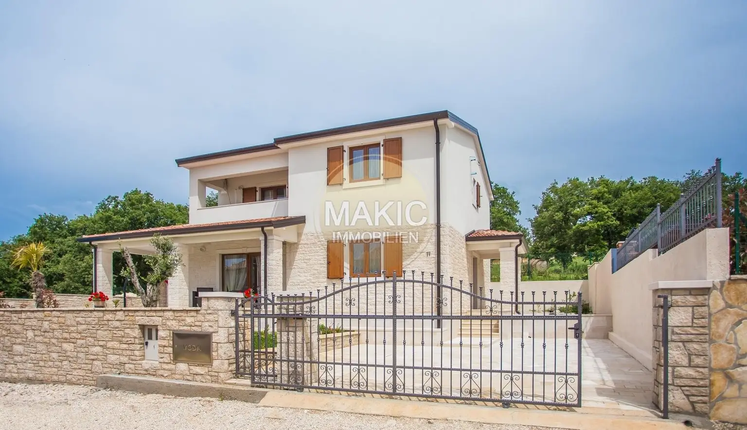 ISTRIEN - EINFAMILIENHAUS MIT POOL UND MEERBLICK