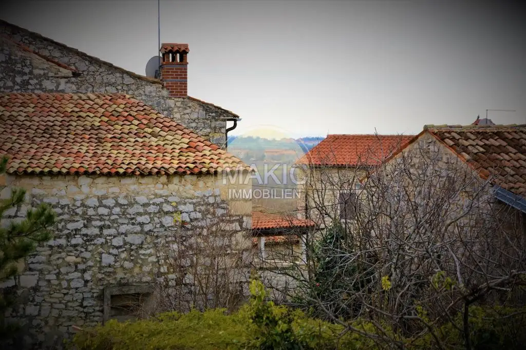 ISTRIEN – Brtonigla: Steinhaus mit Garten und Meerblick