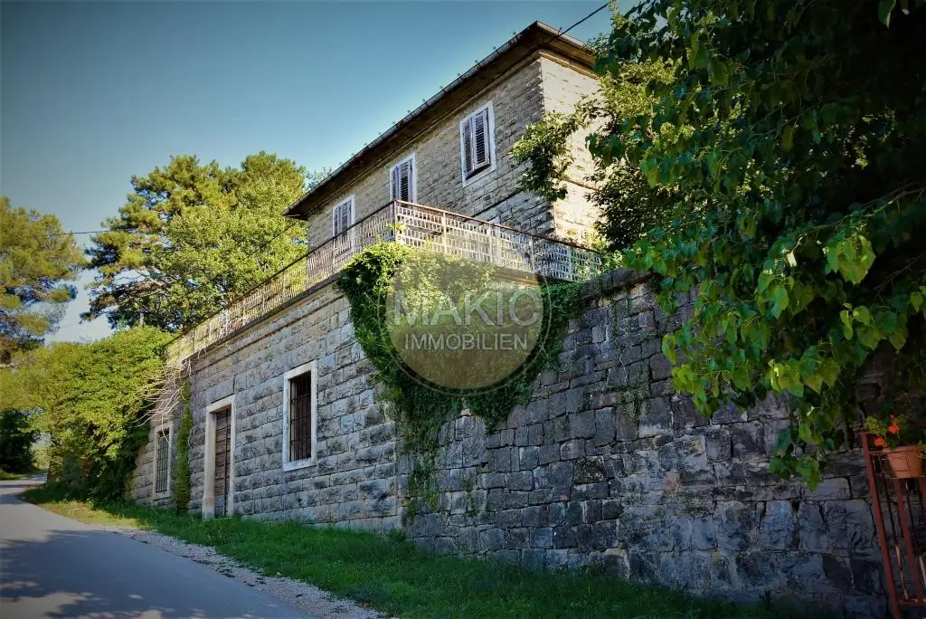 ISTRIEN - Haus zur Restaurierung mit Blick auf Grožnjan