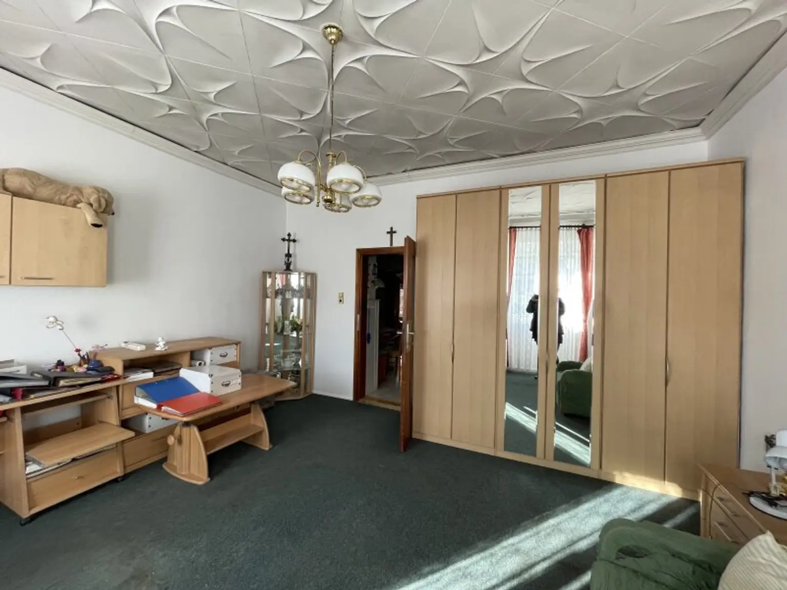 Häuschen mit Gemeinschaftsgarten, Keller und Schuppen