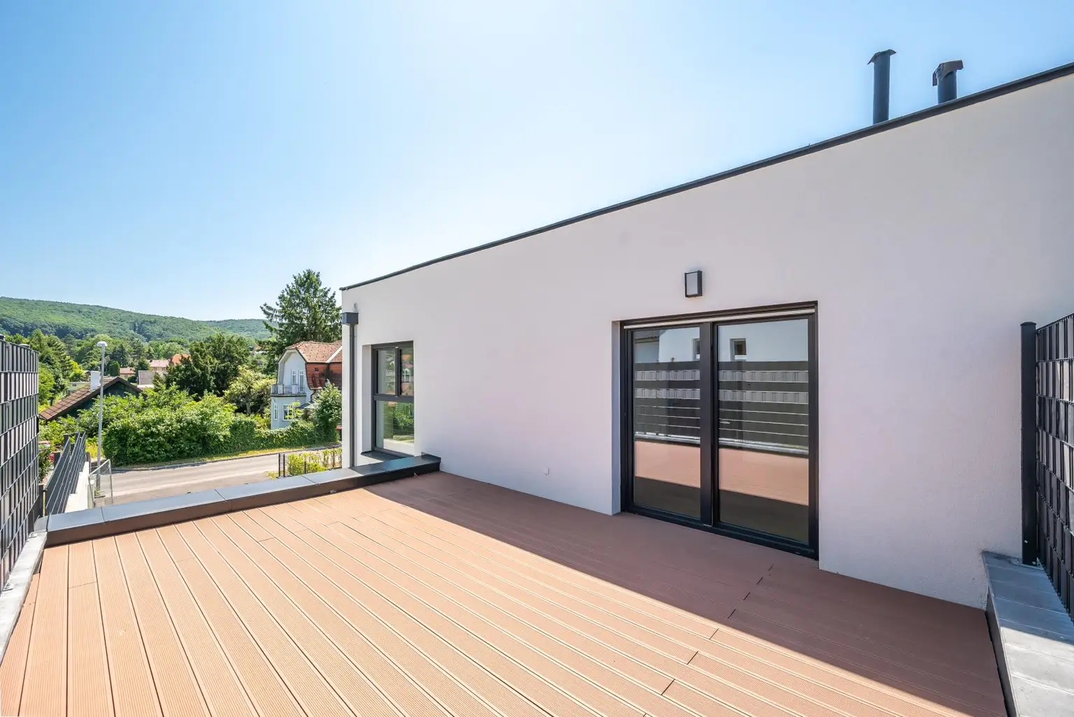 Erstbezug: Doppel-Haushälfte mit Fernblick und Wohlfühlambiente