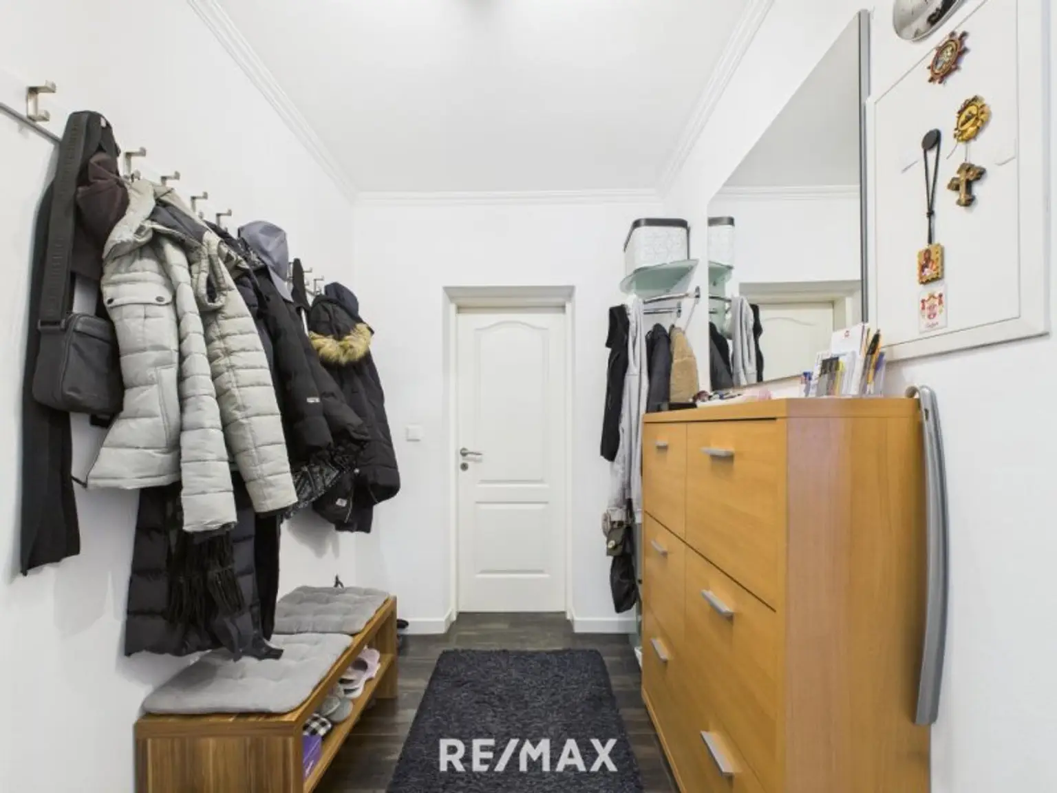 Eingang und Vorraum EG