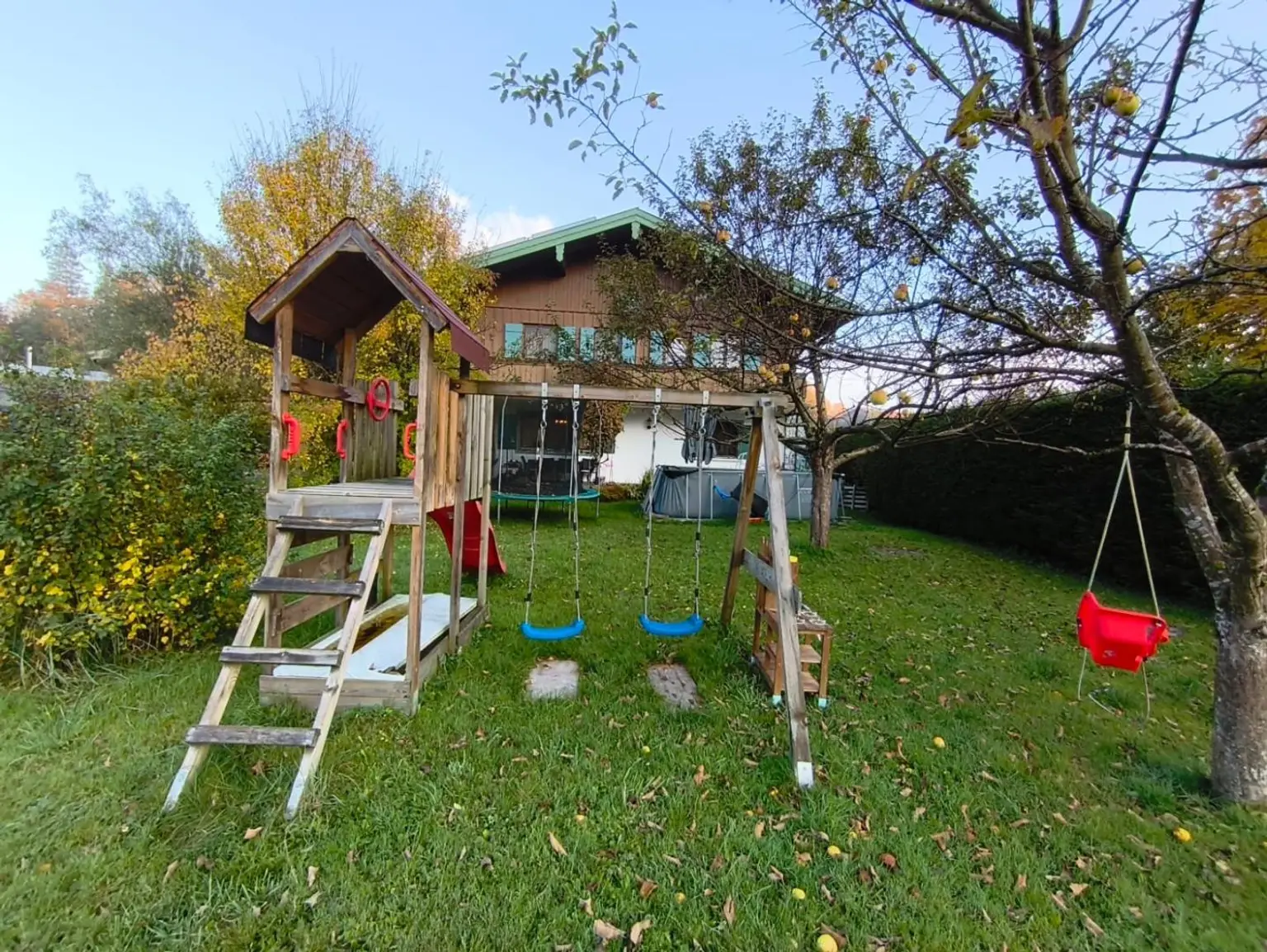 Großzügiges Zweifamilienhaus mit Bergblick in Ruhpolding