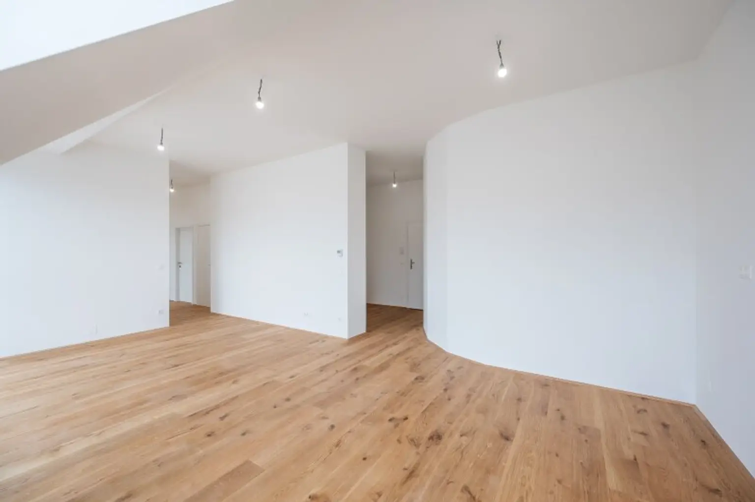 ++FonteFlats++ Fantastischer 4-Zimmer Dachgeschoss-ERSTBEZUG mit großartiger Dachterrasse
