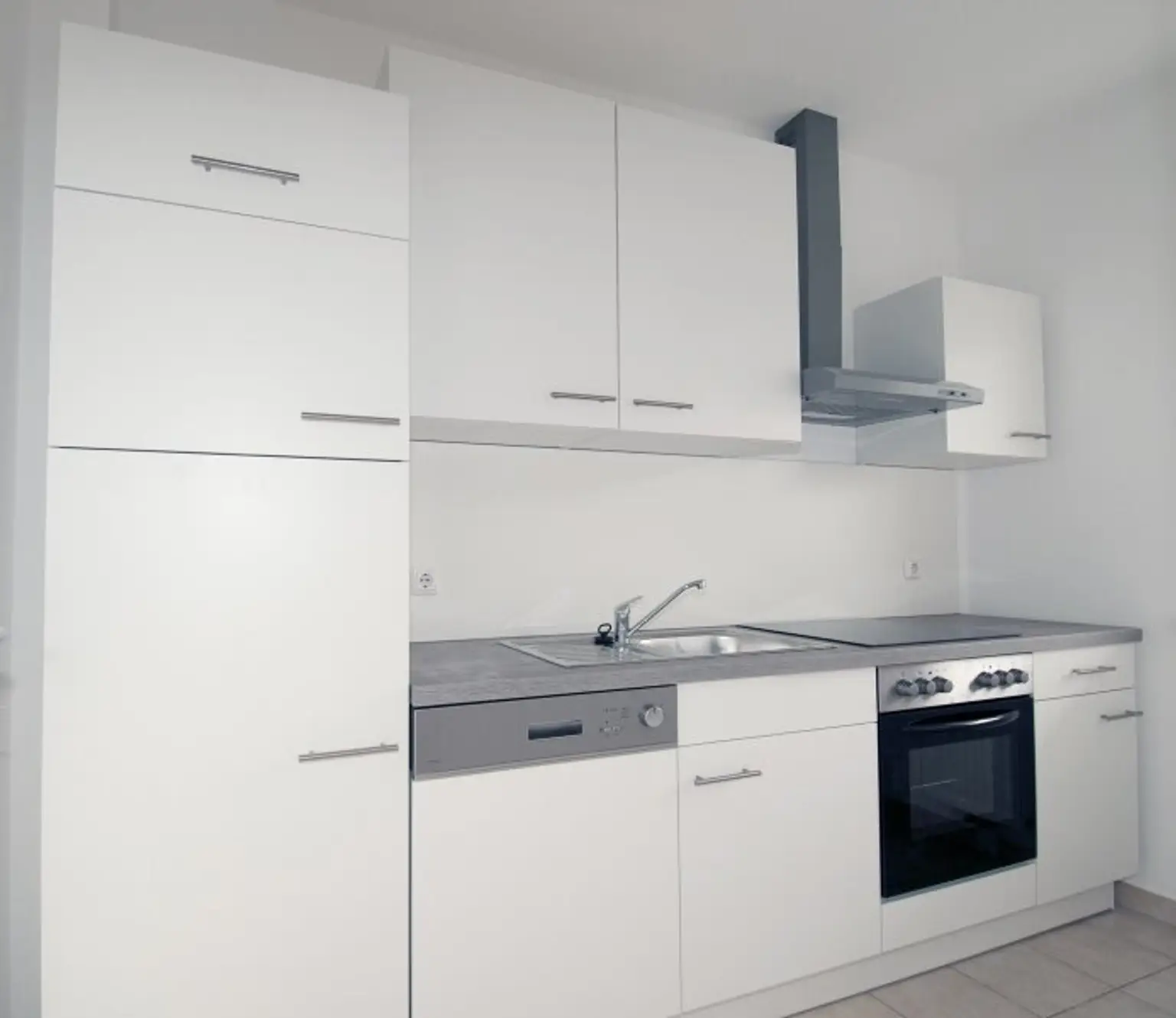 Mietwohnung (210) 51 m² mit Loggia und Balkon ca.9 m² Vermietung direkt vom Eigentümer keine Provision