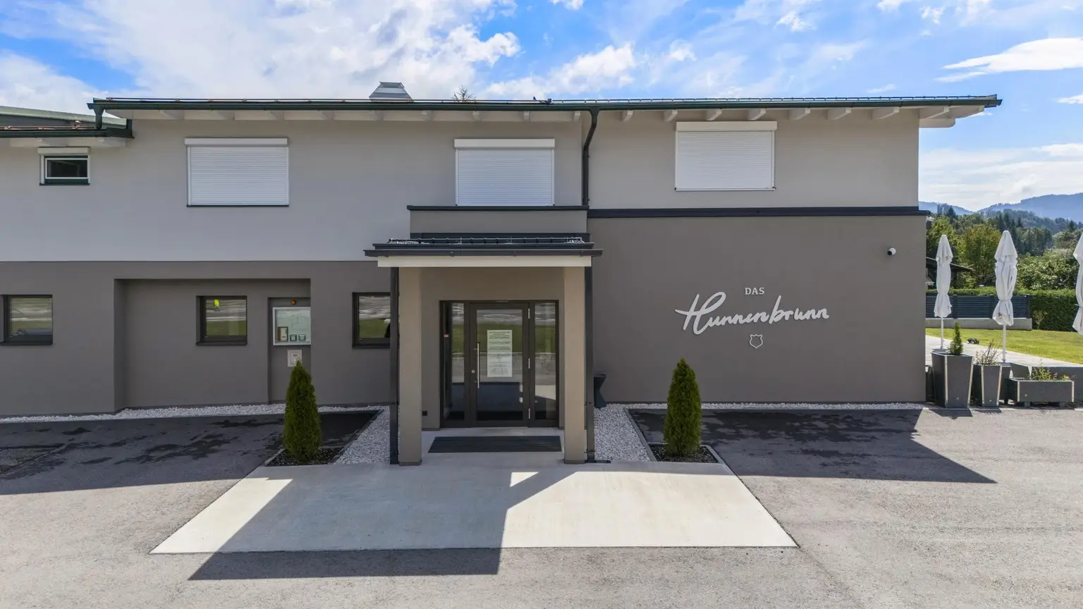 DAS HUNNENBRUNN - hochinteressantes Restaurant und 2 großzügige Wohnungen