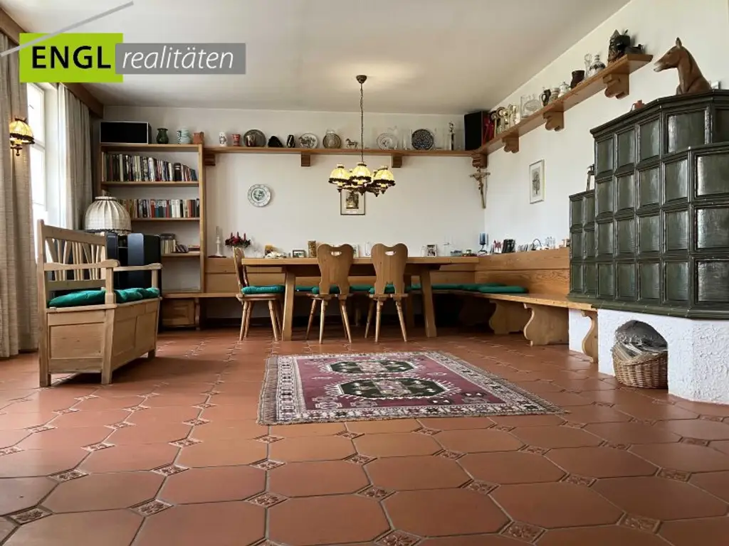 Historischer Charme und zeitlose Eleganz – eine stilvolle Jahrhundertwendevilla für höchste Ansprüche.