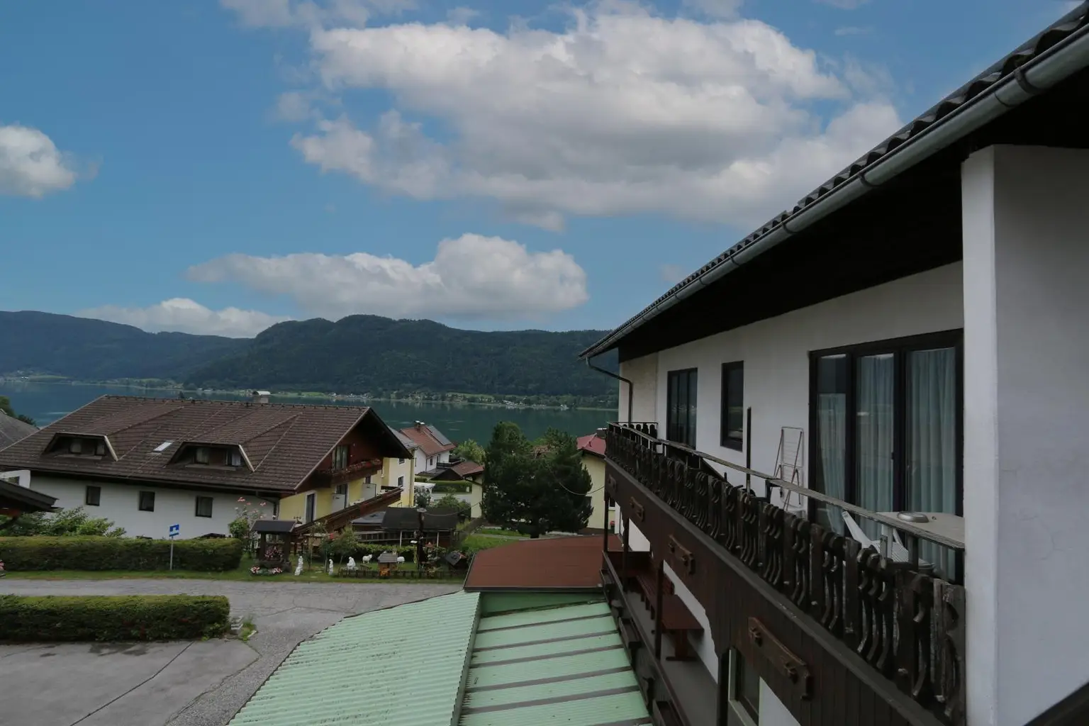 Charmante 2-Geschoss-Wohnung mit Seeblick am Ossiacher See