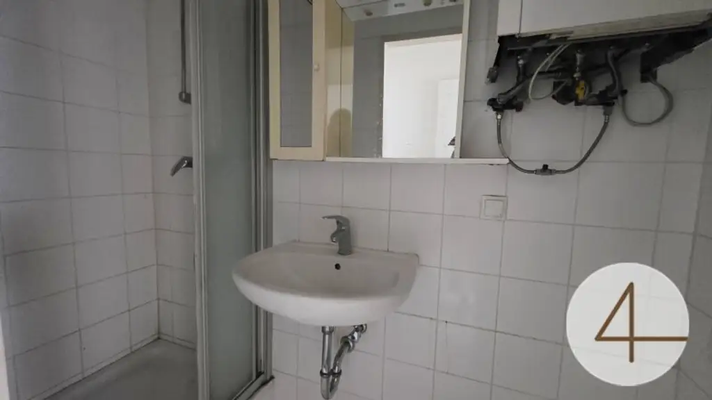 Starterwohnung im Erdgeschoß Gründerzeithaus